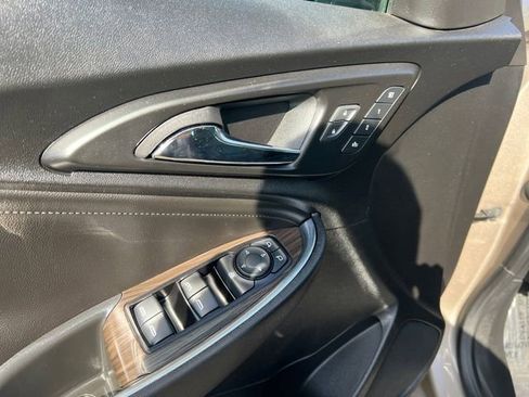 Used 2024 Chevrolet Malibu LT FWD image 11