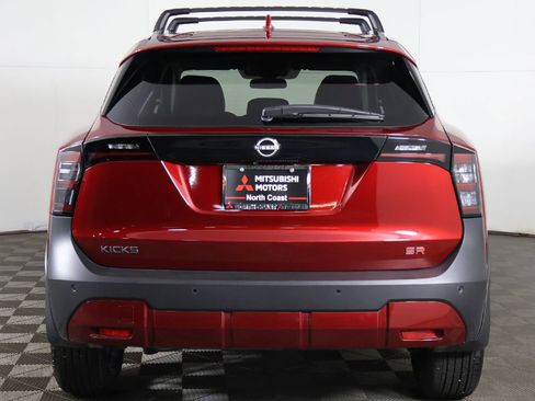 Used 2025 Nissan Kicks SR FWD image 11