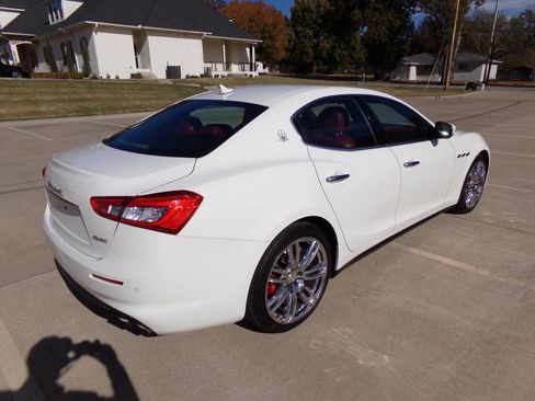 Used 2018 Maserati Ghibli S image 43