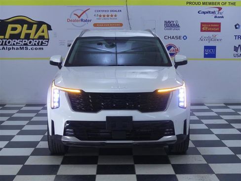 Used 2025 Kia Sorento EX FWD image 2