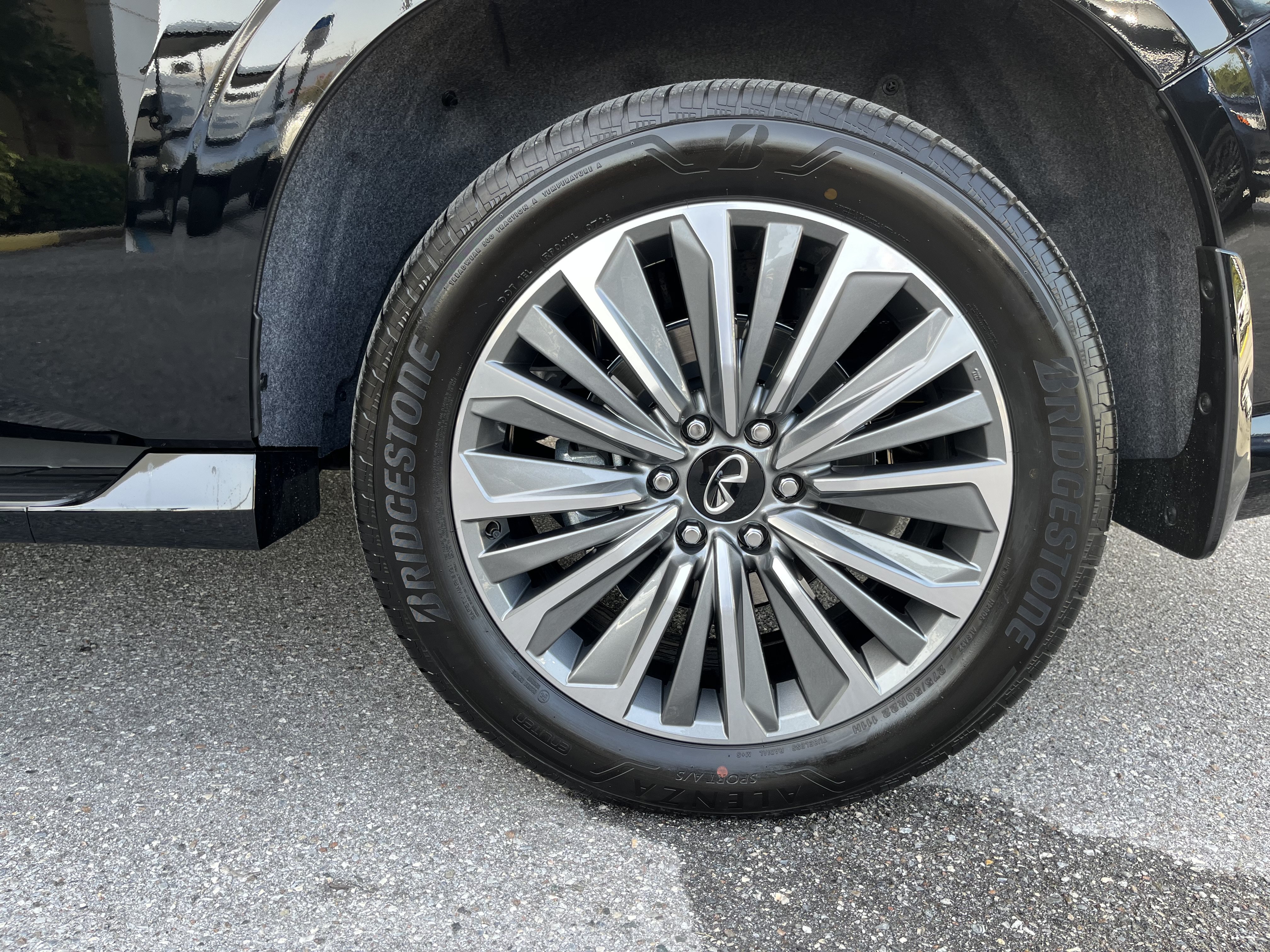 Certified 2026 INFINITI QX80 Luxe w/ Cargo Package AWD/4WD image 12