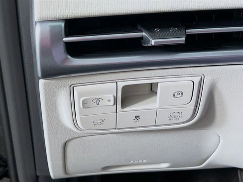 New 2025 Hyundai Tucson SEL image 9