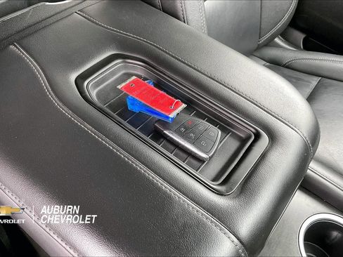 Used 2024 Chevrolet Suburban LT image 10