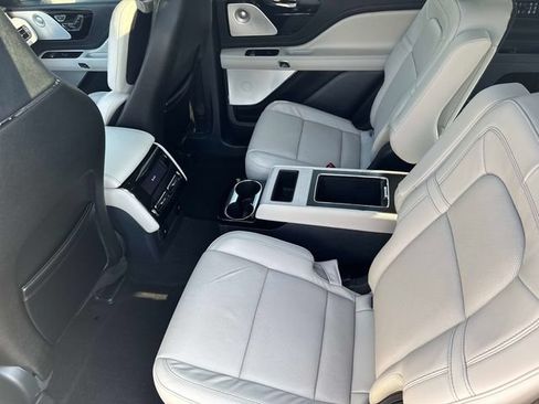 Used 2025 Lincoln Aviator Reserve w/ Equipment Group 201A AWD/4WD image 16
