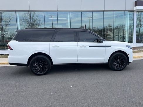 Used 2025 Lincoln Navigator L Black Label image 9