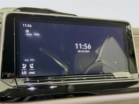 New 2026 Volkswagen Atlas SE image 13