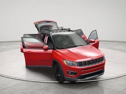 Used 2020 Jeep Compass Latitude image 27