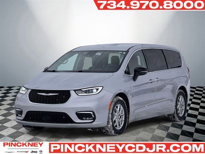 Used 2024 Chrysler Pacifica Touring-L