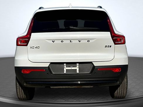 Used 2026 Volvo XC40 B5 Plus AWD/4WD image 6