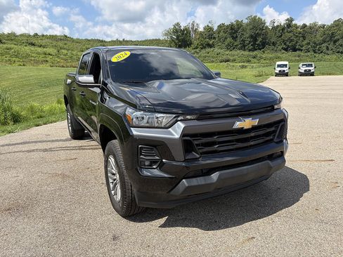 Used 2024 Chevrolet Colorado LT w/ LT Convenience Package AWD/4WD image 7