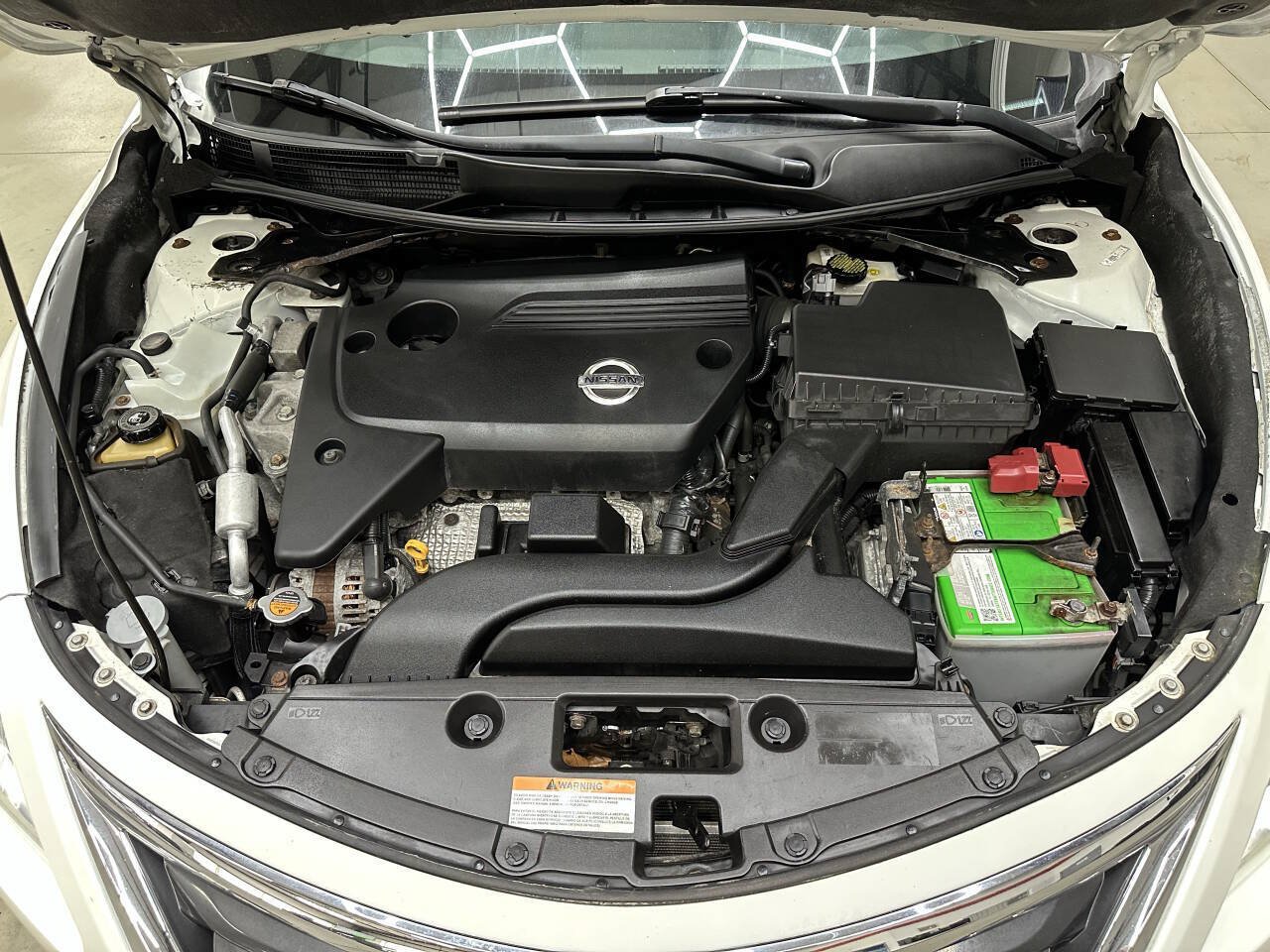 Used 2014 Nissan Altima 2.5 S w/ Display Audio Package FWD image 7