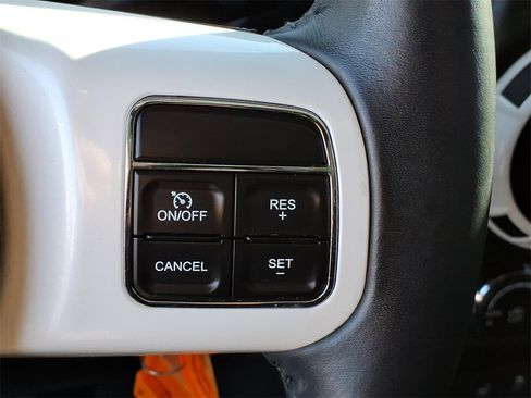 Used 2015 Jeep Wrangler Unlimited Sahara image 21