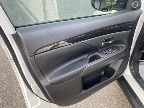 Used 2018 Mitsubishi Outlander SEL image 10