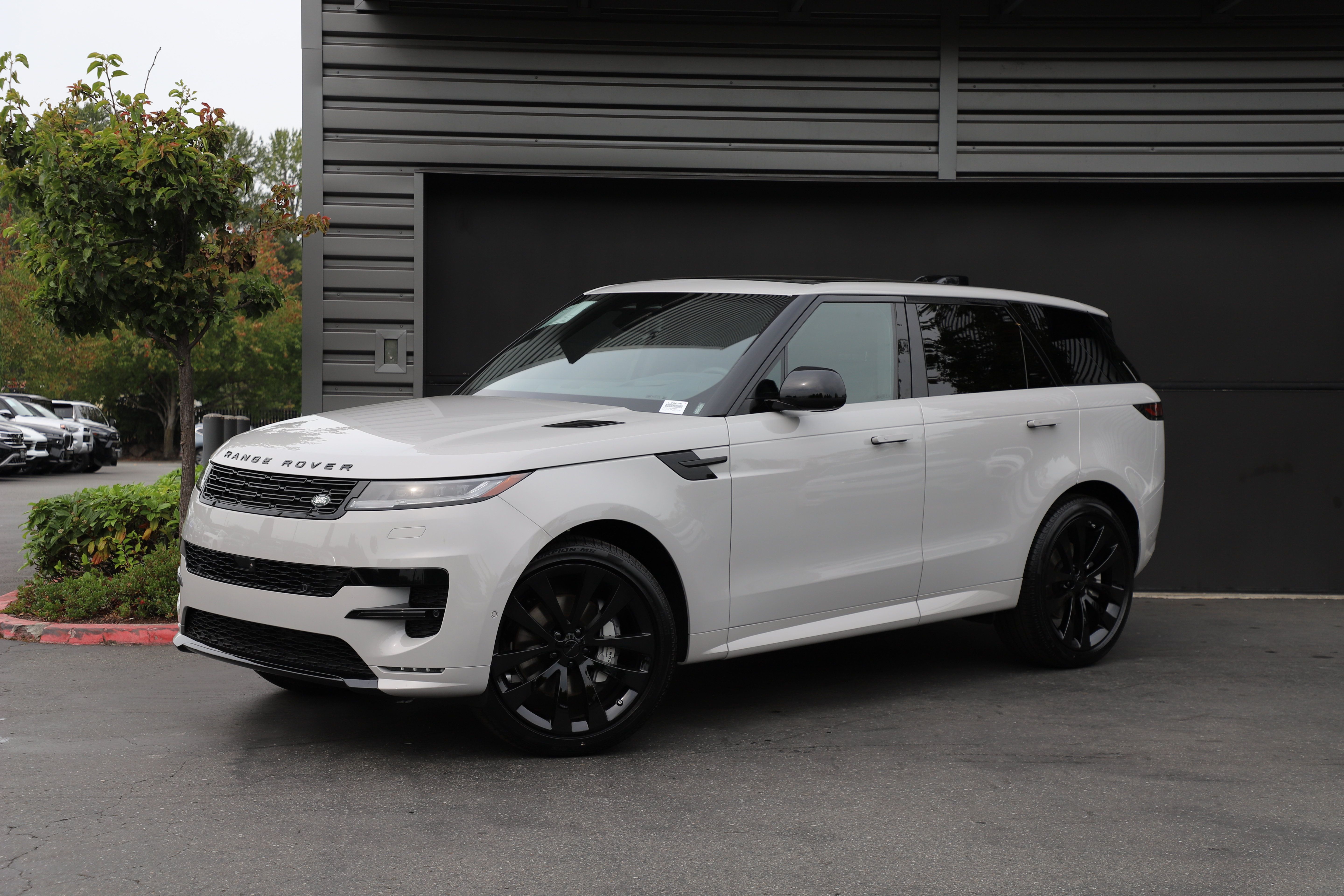 New 2026 Land Rover Range Rover Sport Dynamic SE AWD/4WD image 1