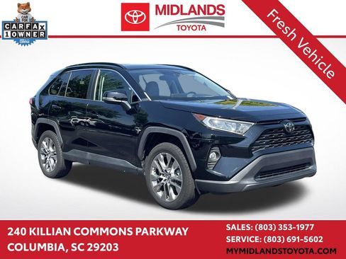 Used 2019 Toyota RAV4 XLE Premium w/ Cold Weather Package FWD image 1