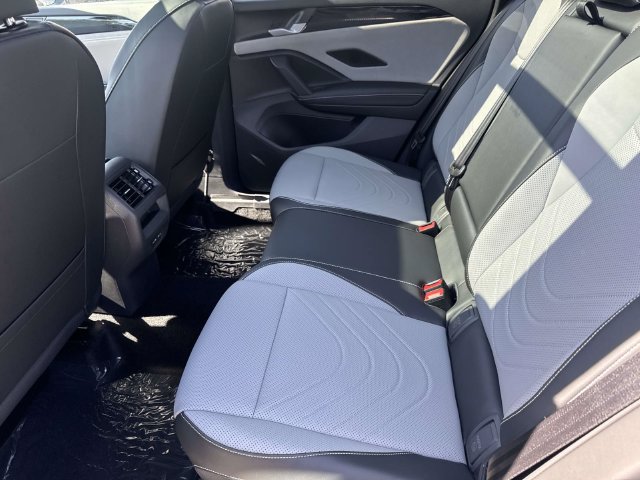 New 2026 Volkswagen Tiguan SE R-Line FWD image 11