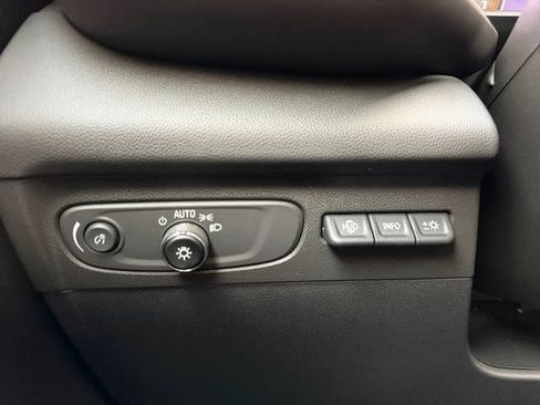 Used 2023 Buick Envision Avenir AWD/4WD image 31