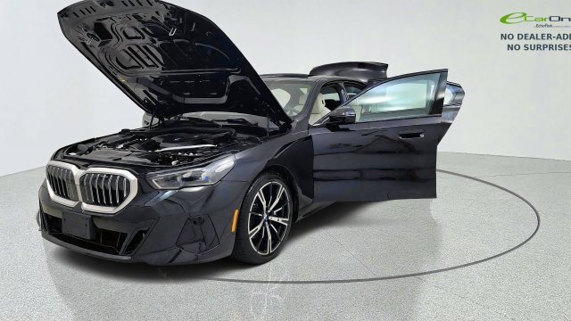 Used 2027 BMW 530i w/ M Sport Package RWD image 13