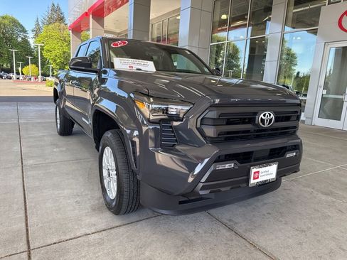 Certified 2025 Toyota Tacoma SR5 AWD/4WD image 1