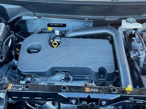 Used 2024 Chevrolet Equinox Premier image 30