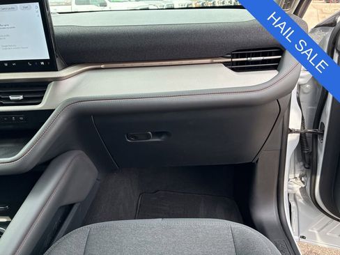 Used 2025 Ford Explorer Active AWD/4WD image 50