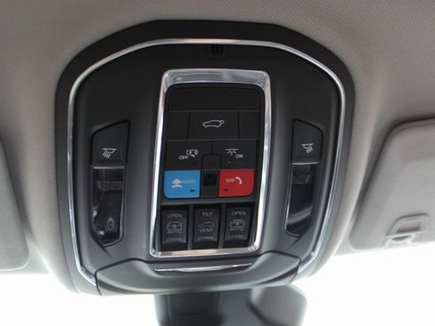 Used 2022 Jeep Grand Cherokee L Limited image 26