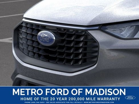 New 2025 Ford Escape SE FWD image 19