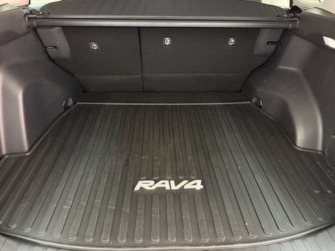 Used 2023 Toyota RAV4 XLE w/ Convenience Package FWD image 21