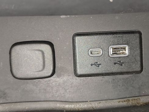 Used 2020 GMC Acadia SLE w/ Driver Convenience Package FWD image 24