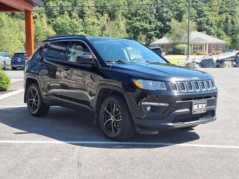 Used 2019 Jeep Compass Latitude w/ Popular Equipment Group image 3