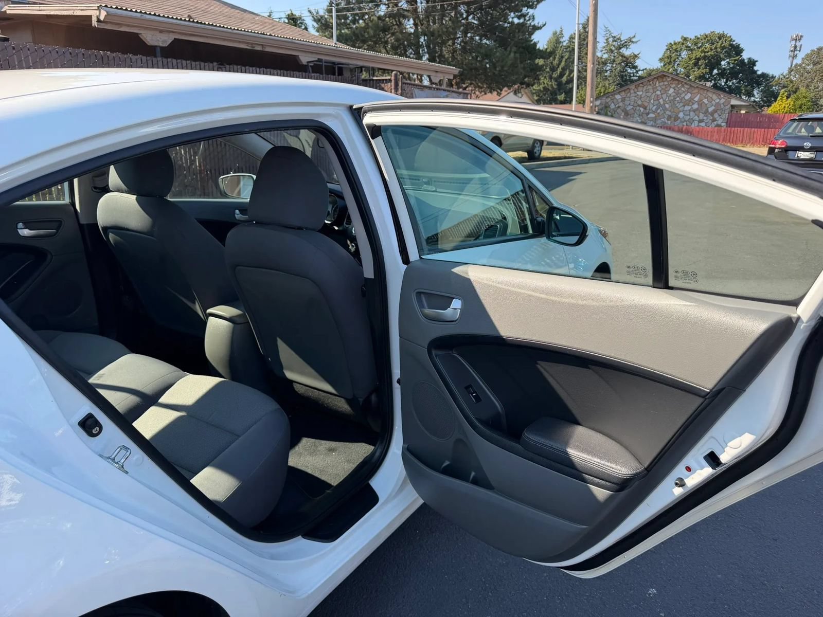 Used 2018 Kia Forte LX FWD image 12