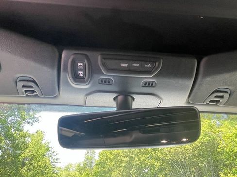 Used 2020 Jeep Wrangler Unlimited Sahara AWD/4WD image 23