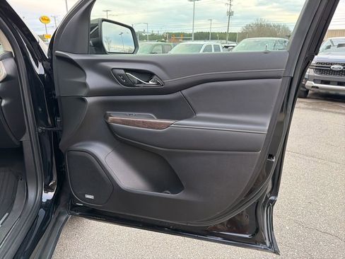 Used 2022 GMC Acadia Denali w/ Denali Ultimate Package image 23