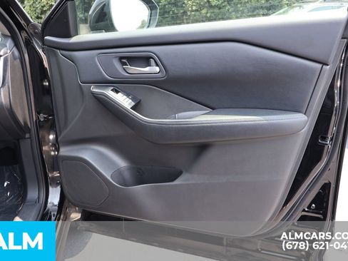 Used 2024 Nissan Rogue SV FWD image 28