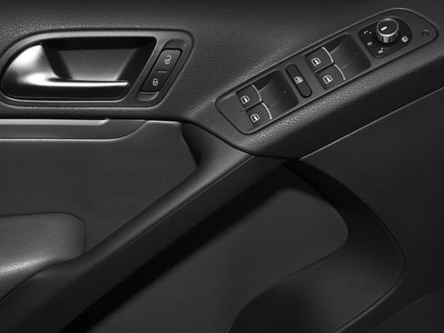 Used 2017 Volkswagen Tiguan Wolfsburg Edition FWD image 20