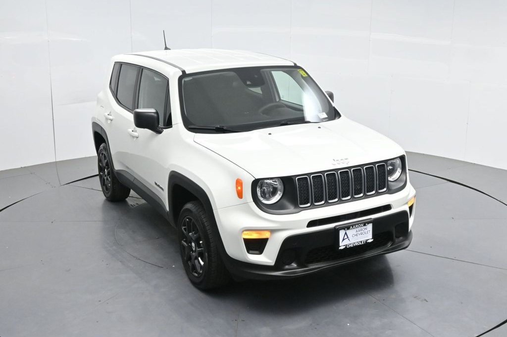 Used 2023 Jeep Renegade Latitude AWD/4WD image 11