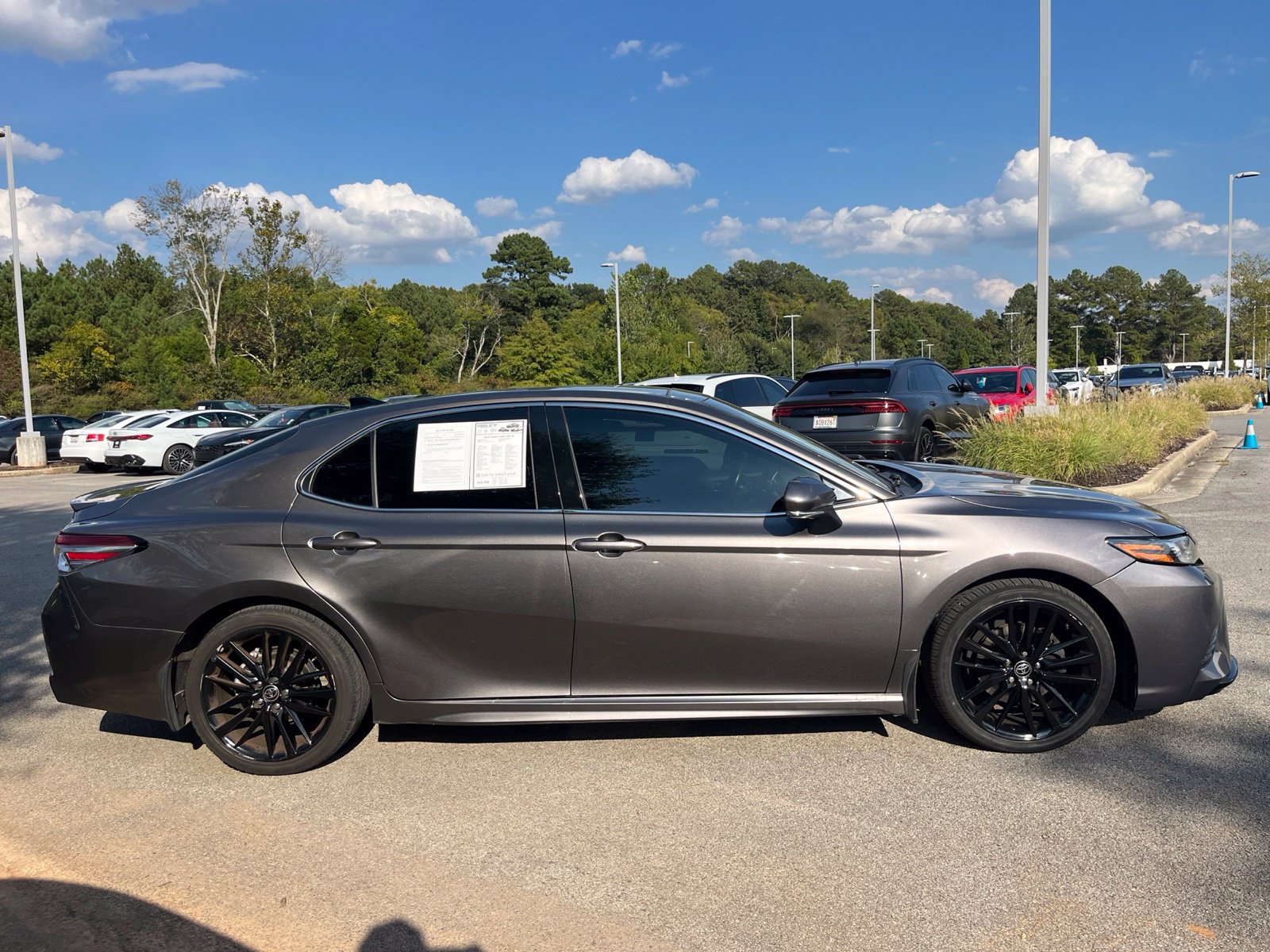 Used 2018 Toyota Camry XSE FWD image 4