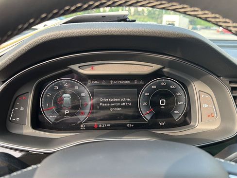 Used 2023 Audi Q8 Premium Plus AWD/4WD image 23