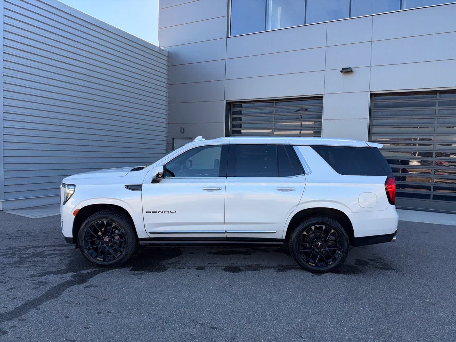 Used 2023 GMC Yukon Denali w/ Max Trailering Package AWD/4WD image 2