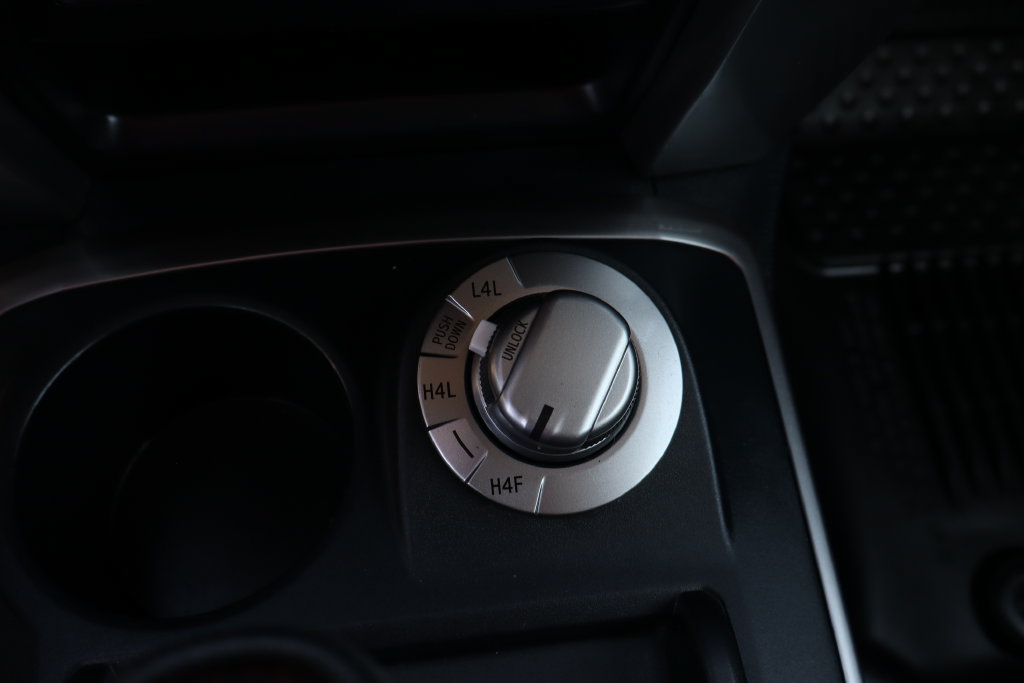 Used 2018 Toyota 4Runner Limited AWD/4WD image 37