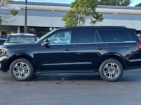 New 2025 Ford Expedition Active image 7