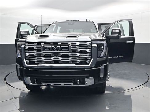New 2026 GMC Sierra 3500 Denali w/ Denali Reserve Package image 31