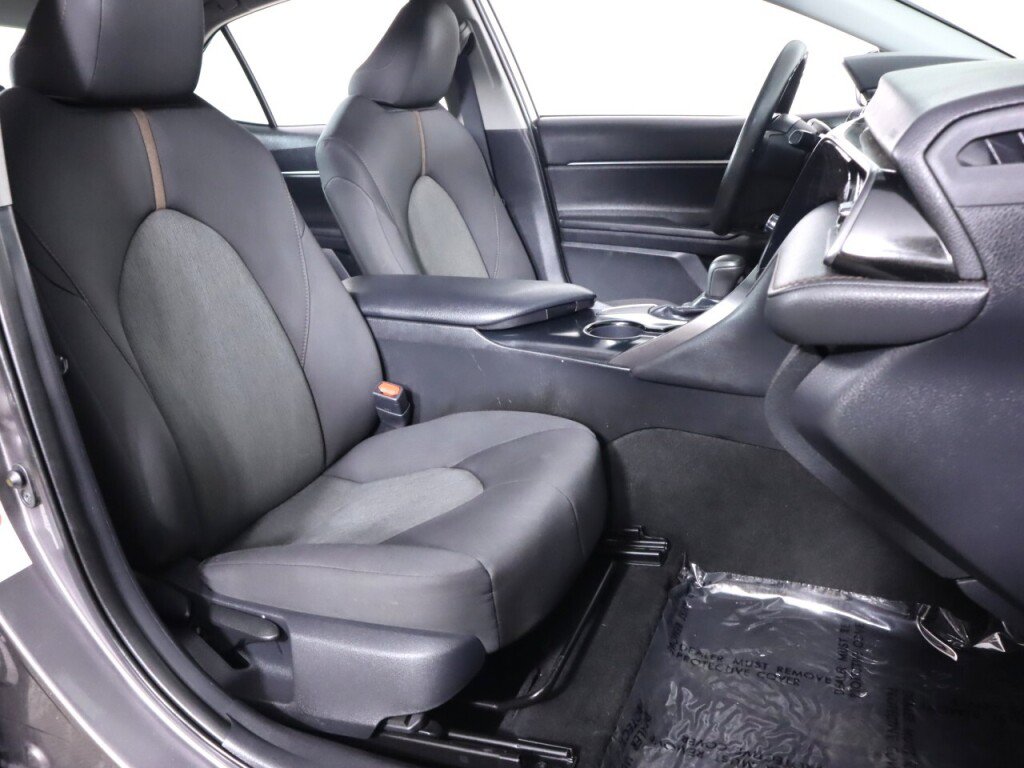 Used 2019 Toyota Camry LE FWD image 34