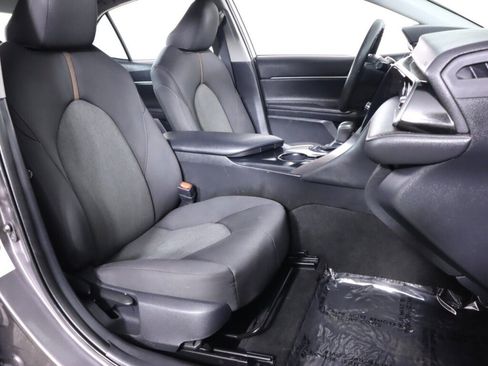 Used 2019 Toyota Camry LE FWD image 34