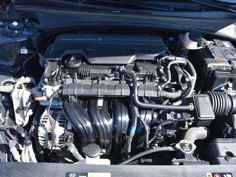 Used 2022 Hyundai Elantra SEL image 32