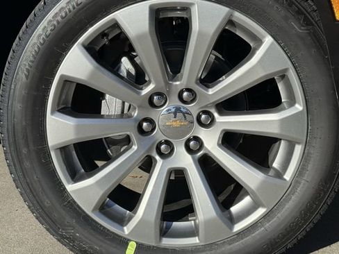 New 2026 Chevrolet Suburban Premier w/ Sun And Tow Package image 10