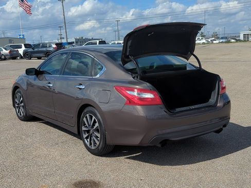 Used 2017 Nissan Altima 2.5 SV image 8