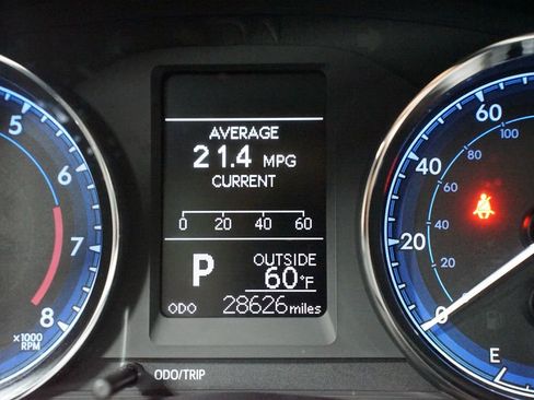 Used 2018 Toyota Corolla LE FWD image 15