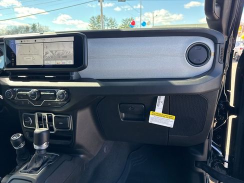 New 2026 Jeep Gladiator Sport image 26