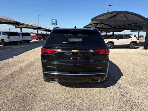 Used 2022 Chevrolet Traverse Premier FWD image 6